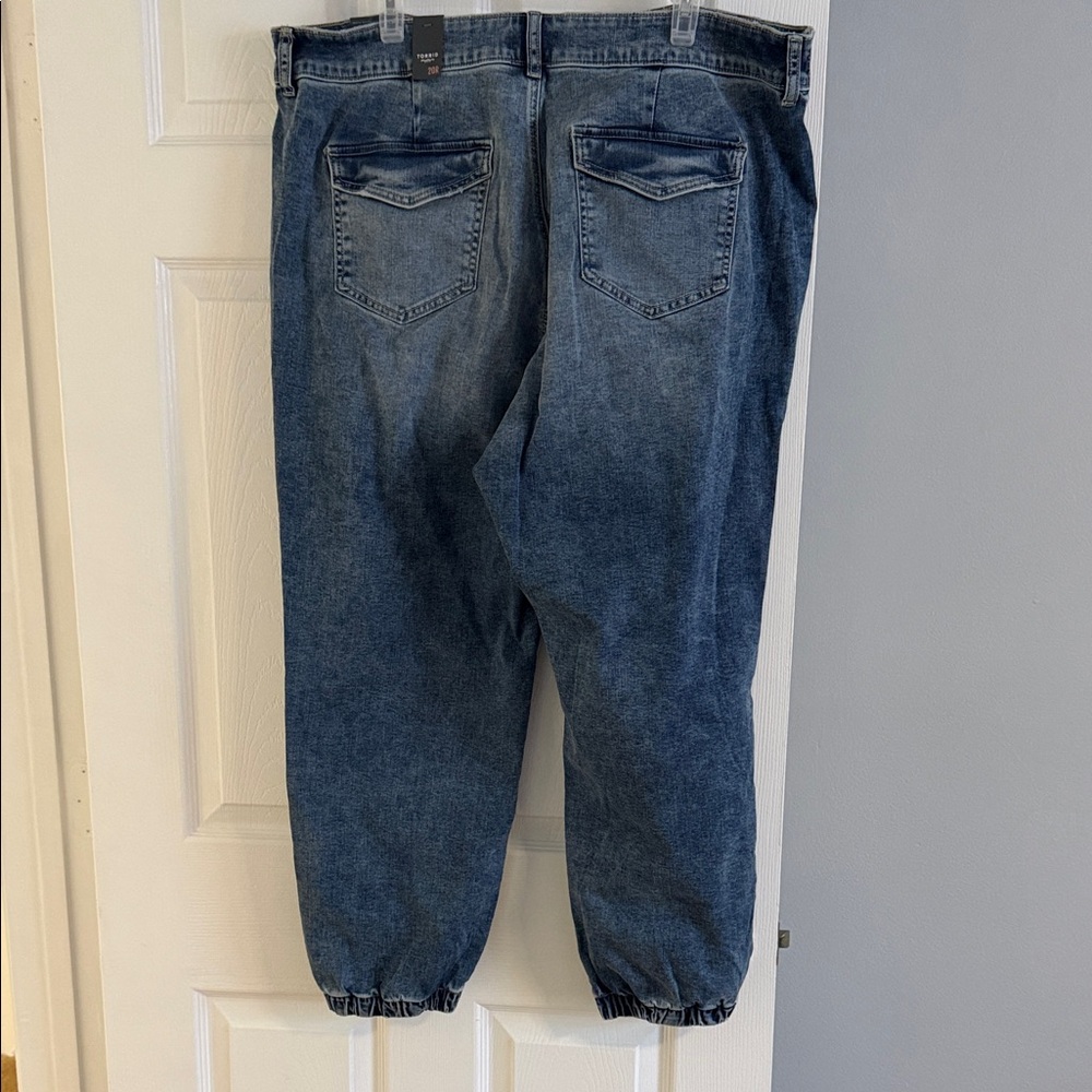 TORRID Dark  Blue Distressed Wash Ankle/Jogger Jeans for Women - size 20R  NWT!! - Picture 3 of 10